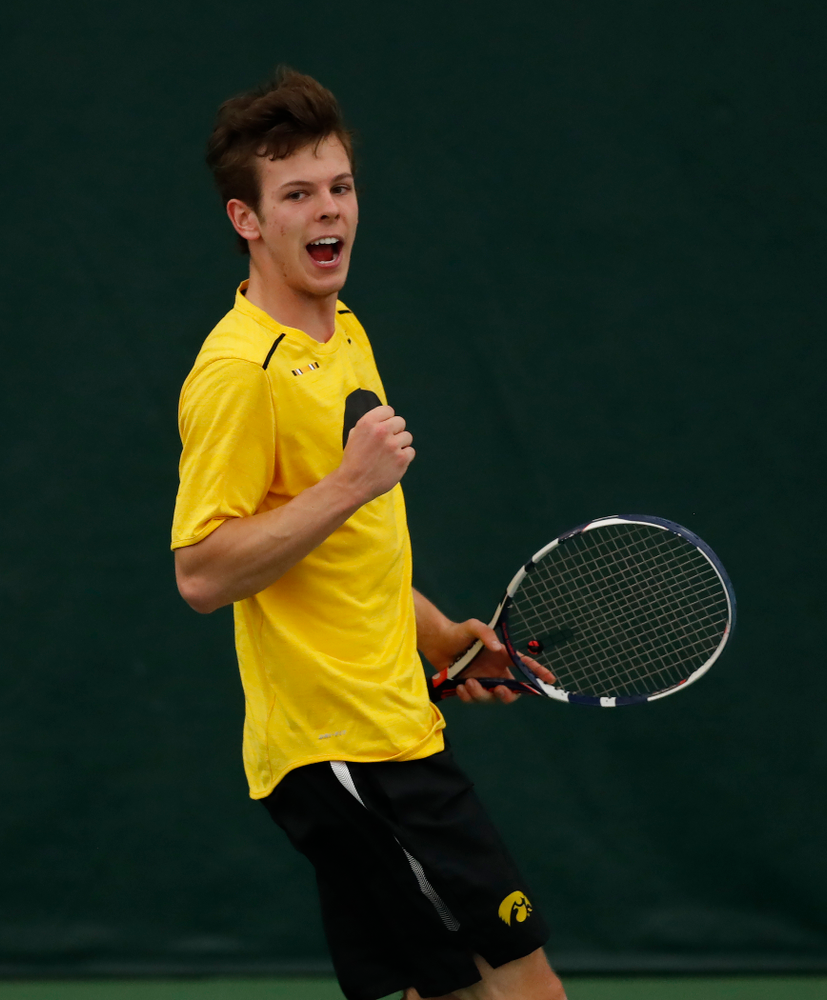 Piotr Smietana against the Illinois Fighting Illini Saturday, March 31, 2018 at Hawkeye Tennis and Recreation Center. (Brian Ray/hawkeyesports.com)