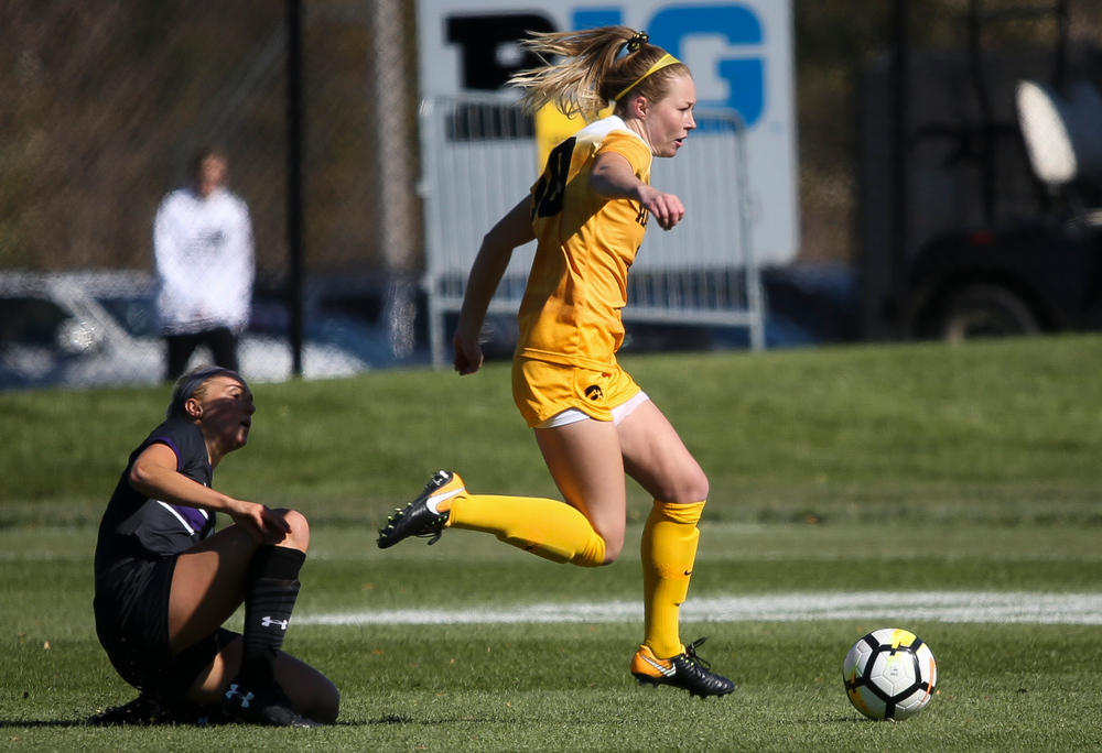 Iowa Hawkeyes midfielder Natalie Winters (10) dribbles the ball during a game against Northwestern at the Iowa Soccer Complex on October 21, 2018. (Tork Mason/hawkeyesports.com)