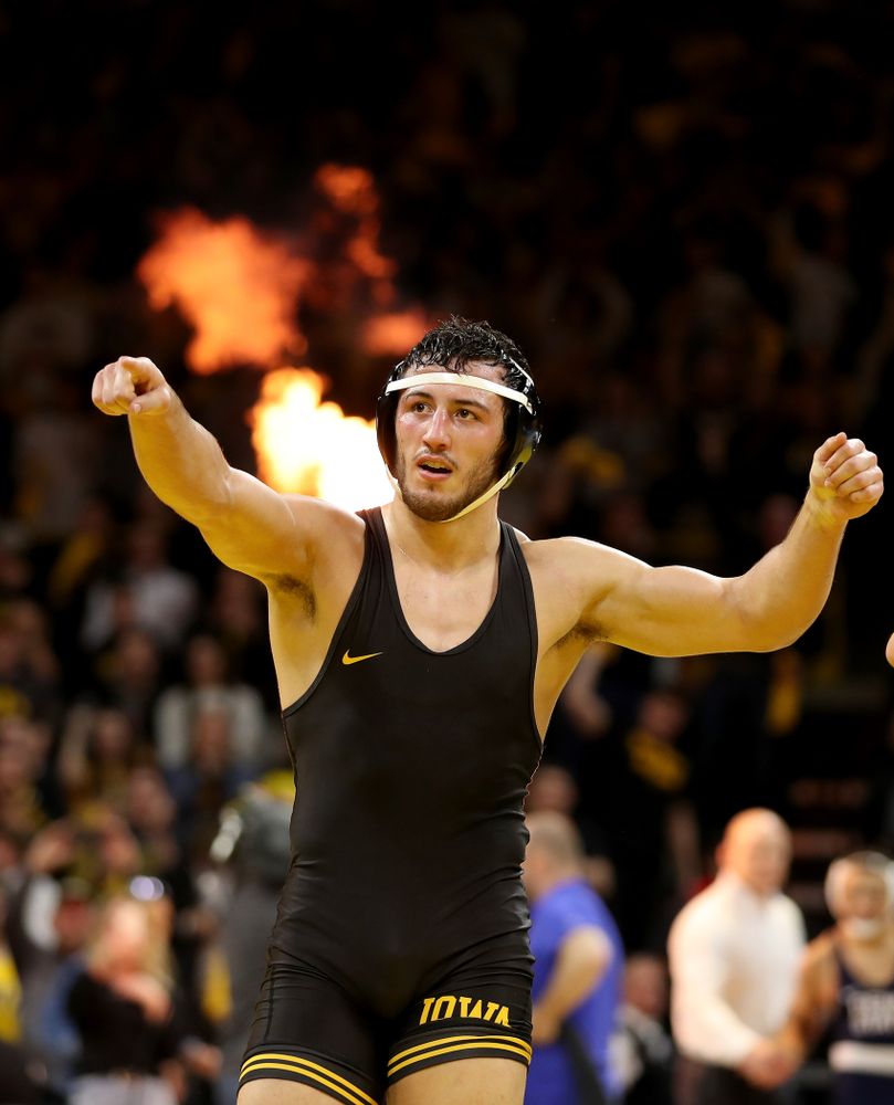 Iowa’s Michael Kemerer wrestles Penn State’s Mark Hall at 174 pounds Friday, January 31, 2020 at Carver-Hawkeye Arena. Kemerer won the match 11-6. (Brian Ray/hawkeyesports.com)