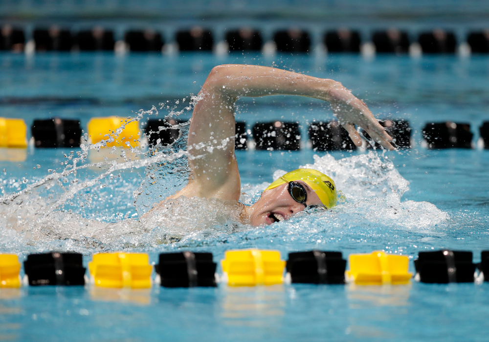 Allyssa Fluit swims the 200 yard freestyle during the Black and Gold Intrasquad Saturday, September 29, 2018 at the Campus Recreation and Wellness Center. (Brian Ray/hawkeyesports.com)