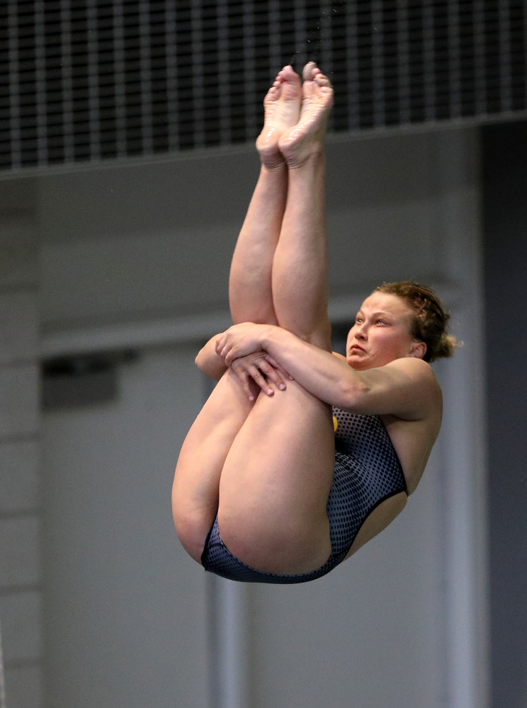 IowaÕs Claire Park competes on the 3 meter springboard against Notre Dame and Illinois Saturday, January 11, 2020 at the Campus Recreation and Wellness Center. (Brian Ray/hawkeyesports.com)