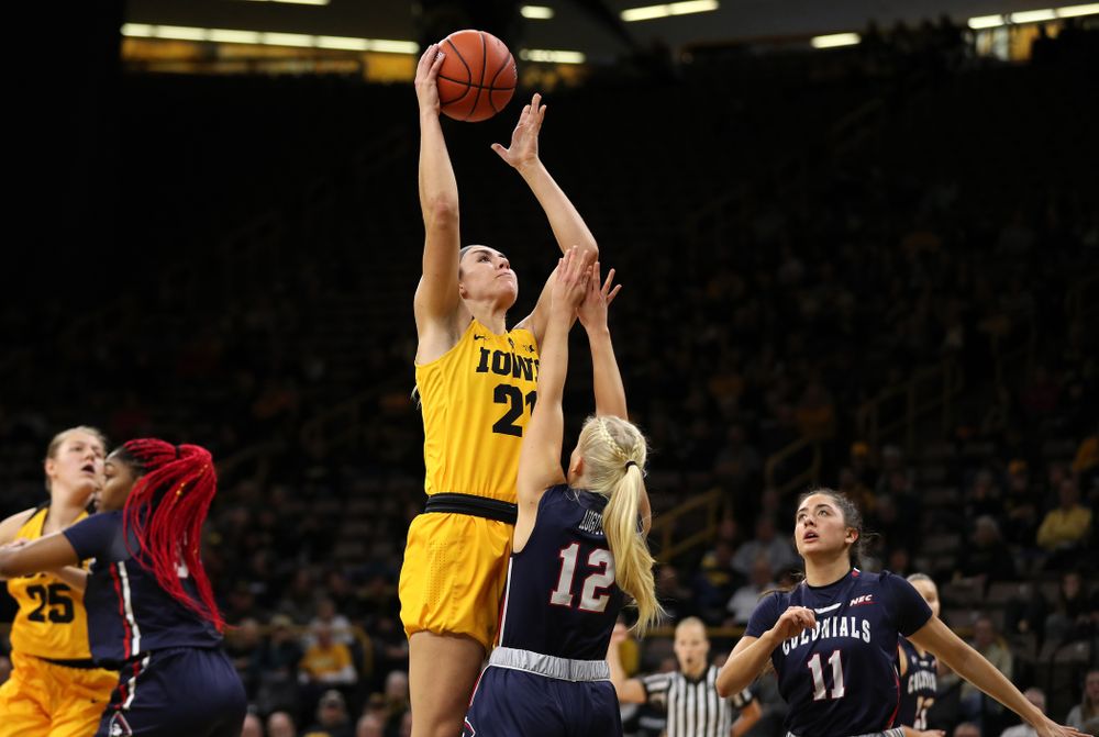 Iowa Hawkeyes forward Hannah Stewart (21) against the Robert Morris Colonials Sunday, December 2, 2018 at Carver-Hawkeye Arena. (Brian Ray/hawkeyesports.com)