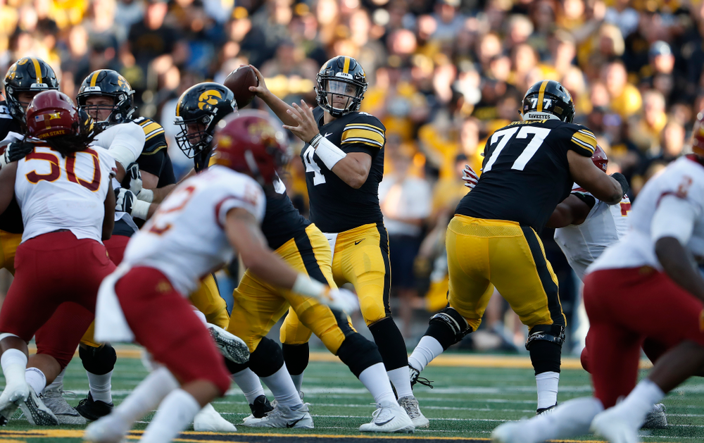 Iowa Hawkeyes quarterback Nate Stanley (4) against the Iowa State Cyclones Saturday, September 8, 2018 at Kinnick Stadium. (Brian Ray/hawkeyesports.com)