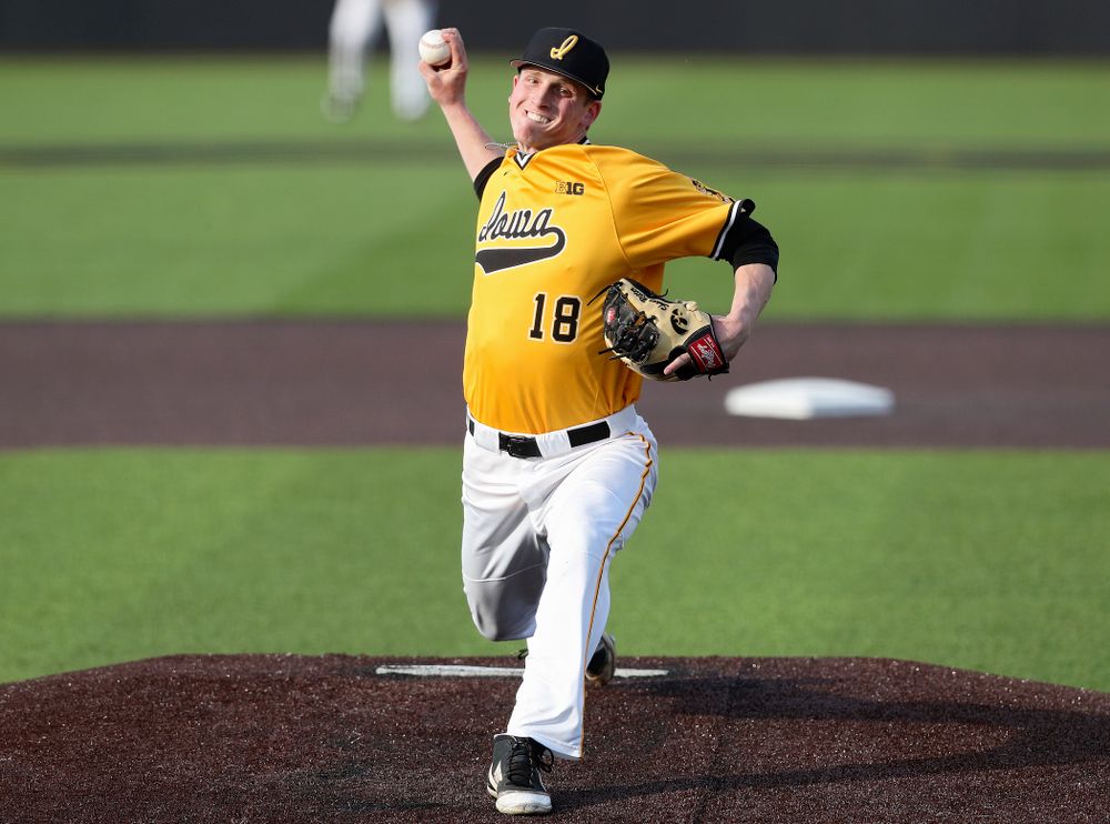 Iowa Hawkeyes pitcher Shane Ritter (18) delivers to the plate during the fifth inning of their game against Northern Illinois at Duane Banks Field in Iowa City on Tuesday, Apr. 16, 2019. (Stephen Mally/hawkeyesports.com)