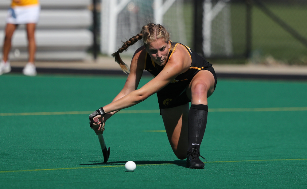 Iowa Hawkeyes Lokke Stribos (14) scores against Central Michigan Friday, September 6, 2019 at Grant Field. The Hawkeyes won the game 11-0. (Brian Ray/hawkeyesports.com)