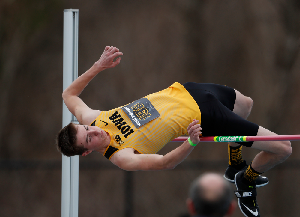 Iowa's Cole Moeller competes in the high jump during the 2018 MUSCO Twilight Invitational Thursday, April 12, 2018 at the Cretzmeyer Track. (Brian Ray/hawkeyesports.com)