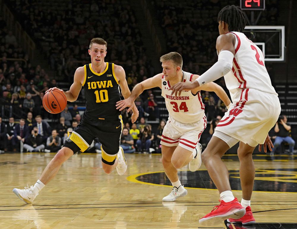 Iowa Hawkeyes guard Joe Wieskamp (10) drives with the ball during the first half of their game at Carver-Hawkeye Arena in Iowa City on Monday, January 27, 2020. (Stephen Mally/hawkeyesports.com)