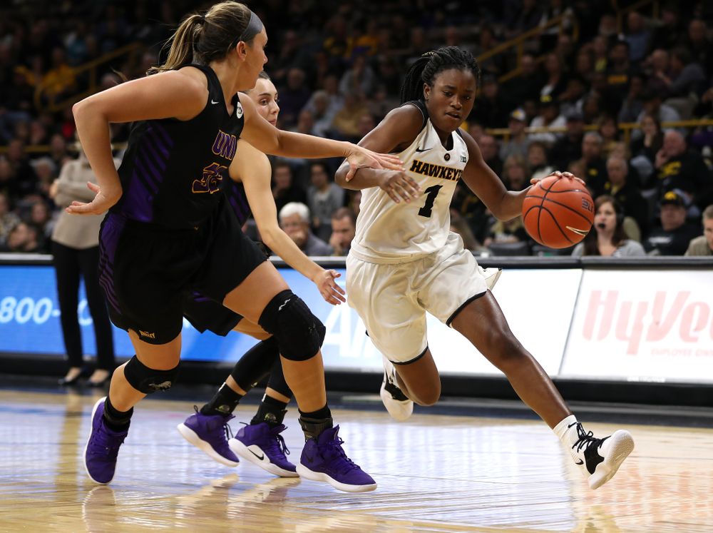Iowa Hawkeyes guard Tomi Taiwo (1) against the Northern Iowa Panthers in the Hy-Vee Classic Sunday, December 16, 2018 at Carver-Hawkeye Arena. (Brian Ray/hawkeyesports.com)