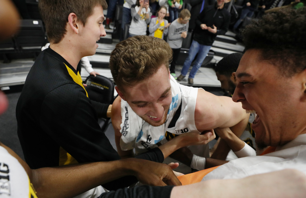 Iowa Hawkeyes guard Jordan Bohannon (3) makes the game winning three point basket against the Northwestern Wildcats Sunday, February 10, 2019 at Carver-Hawkeye Arena. (Brian Ray/hawkeyesports.com)