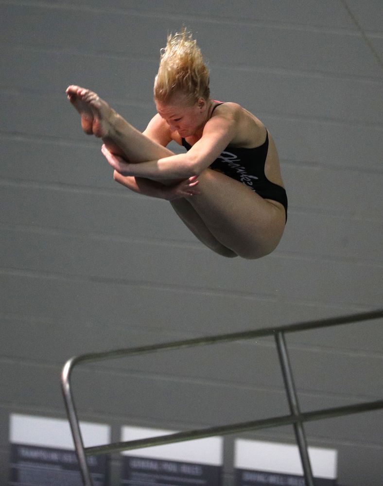 Iowa's Thelma Strandberg competes on the 3-meter springboard against the Iowa State Cyclones in the Iowa Corn Cy-Hawk Series Friday, December 7, 2018 at at the Campus Recreation and Wellness Center. (Brian Ray/hawkeyesports.com)