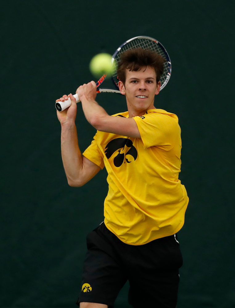 Piotr Smietana against the Illinois Fighting Illini Saturday, March 31, 2018 at Hawkeye Tennis and Recreation Center. (Brian Ray/hawkeyesports.com)
