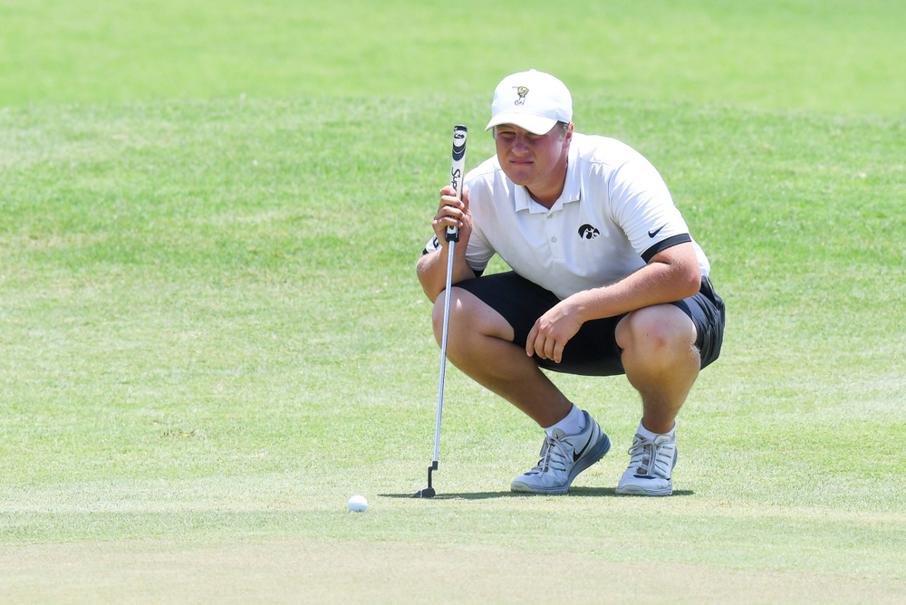 Freshman Alex Schaake competes in the first round of the NCAA Men's Golf Regional. (Photo:SE Sports Media/Sideline Sports).
