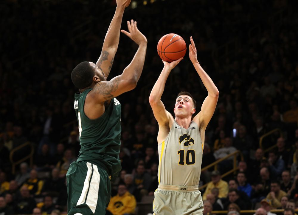 Iowa Hawkeyes guard Joe Wieskamp (10) against the Michigan State Spartans Thursday, January 24, 2019 at Carver-Hawkeye Arena. (Brian Ray/hawkeyesports.com)