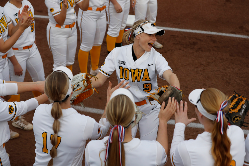 Iowa Hawkeyes infielder Sarah Kurtz (9) against the Minnesota Golden Gophers Thursday, April 12, 2018 at Bob Pearl Field. (Brian Ray/hawkeyesports.com)