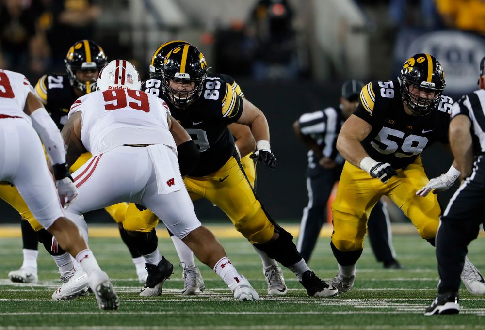Iowa Hawkeyes offensive lineman Keegan Render (69) against the Wisconsin Badgers Saturday, September 22, 2018 at Kinnick Stadium. (Brian Ray/hawkeyesports.com)