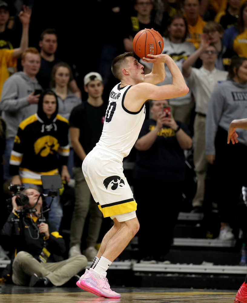 Iowa Hawkeyes guard Joe Wieskamp (10) against the Ohio State Buckeyes Thursday, February 20, 2020 at Carver-Hawkeye Arena. (Brian Ray/hawkeyesports.com)