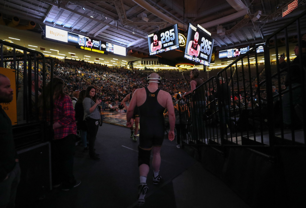 Iowa's Sam Stoll wrestles Indiana's Fletcher Miller at heavyweight Friday, February 15, 2019 at Carver-Hawkeye Arena. (Brian Ray/hawkeyesports.com)