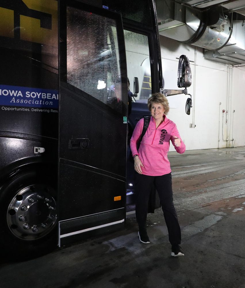 Iowa Hawkeyes head coach Lisa Bluder against the Rutgers Scarlet Knights in the semi-finals of the Big Ten Tournament Saturday, March 9, 2019 at Bankers Life Fieldhouse in Indianapolis, Ind. (Brian Ray/hawkeyesports.com)