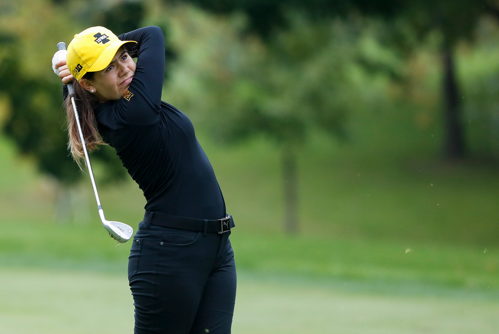 Iowa's Manuela Lizarazu hits an approach shot during the final round of the Diane Thomason Invitational at Finkbine Golf Course on September 30, 2018. (Tork Mason/hawkeyesports.com)