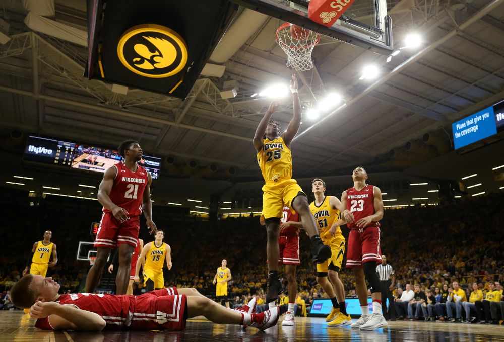 against the Wisconsin Badgers Friday, November 30, 2018 at Carver-Hawkeye Arena. (Brian Ray/hawkeyesports.com)