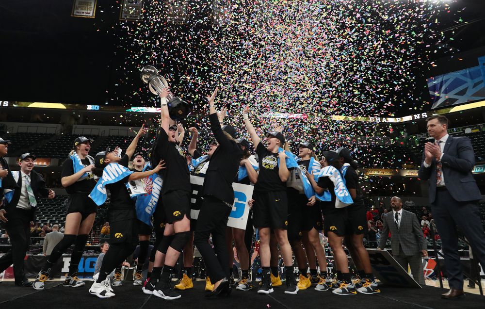 The Iowa Hawkeyes celebrate their victory overthe Maryland Terrapins in the Big Ten Championship Game Sunday, March 10, 2019 at Bankers Life Fieldhouse in Indianapolis, Ind. (Brian Ray/hawkeyesports.com)