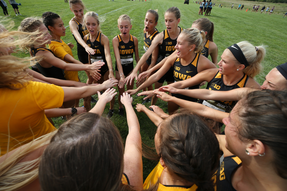 The Iowa Hawkeyes during the Hawkeye Invitational Friday, August 31, 2018 at the Ashton Cross Country Course. (Brian Ray/hawkeyesports.com)