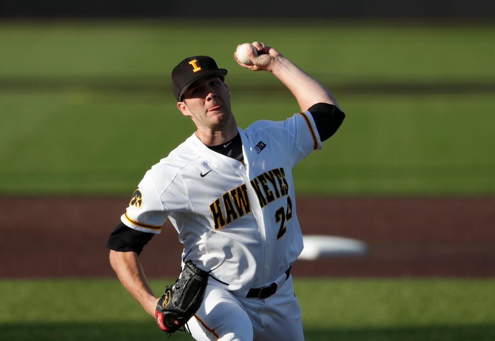 Iowa Hawkeyes pitcher Nick Allgeyer (24) against the Michigan Wolverines Friday, April 27, 2018 at Duane Banks Field in Iowa City. (Brian Ray/hawkeyesports.com)