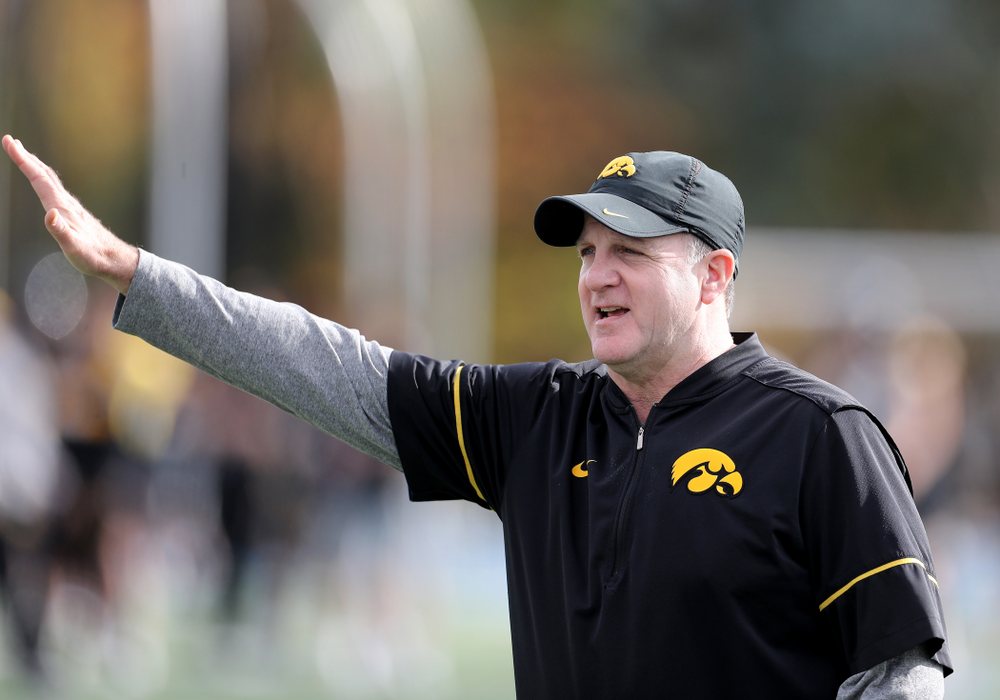 Iowa Hawkeyes defensive coordinator Phil Parker runs a drill during Holiday Bowl Practice No. 3 Tuesday, December 24, 2019 at San Diego Mesa College. (Brian Ray/hawkeyesports.com)
