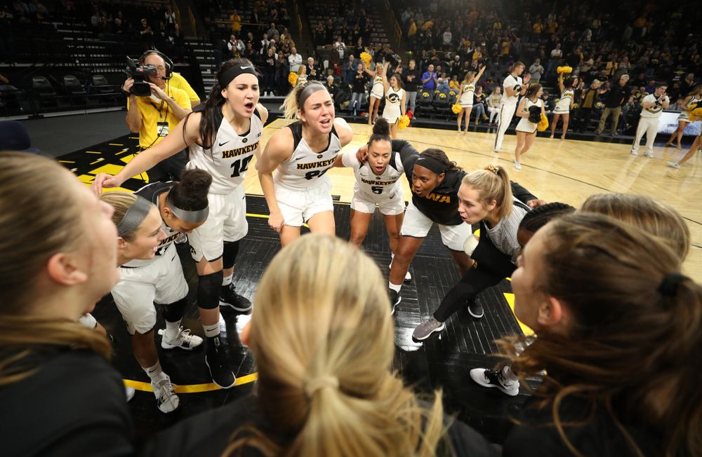 The Iowa Hawkeyes against Oral Roberts University Friday, November 9, 2018 at Carver-Hawkeye Arena. (Brian Ray/hawkeyesports.com)