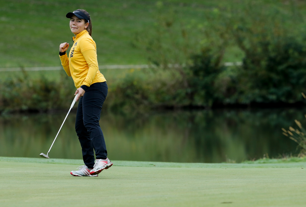 Iowa's Manuela Lizarazu reacts after sinking a birdie putt on the 13th hole during the Diane Thomason Invitational at Finkbine Golf Course on September 29, 2018. (Tork Mason/hawkeyesports.com)