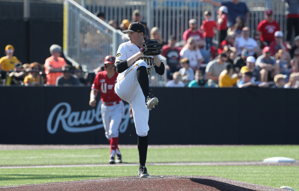Iowa Hawkeyes Trenton Wallace (38) against the Nebraska Cornhuskers Saturday, April 20, 2019 at Duane Banks Field. (Brian Ray/hawkeyesports.com)
