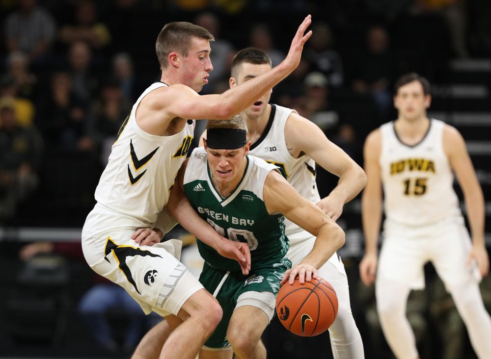 Iowa Hawkeyes guard Joe Wieskamp (10) against UW Green Bay Sunday, November 11, 2018 at Carver-Hawkeye Arena. (Brian Ray/hawkeyesports.com)
