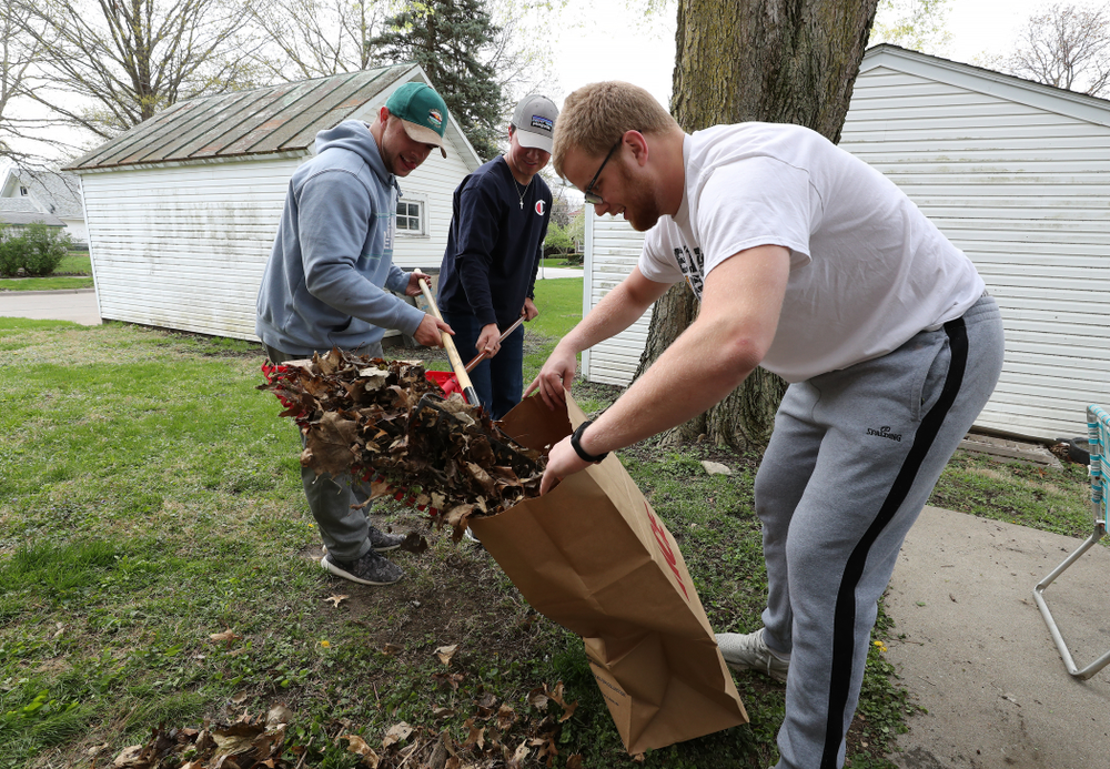 Members of the Hawkeye Football team volunteer at United Action for Youth during the annual Iowa Athletics Day of Caring Sunday, April 28, 2019 in Iowa City. (Brian Ray/hawkeyesports.com)