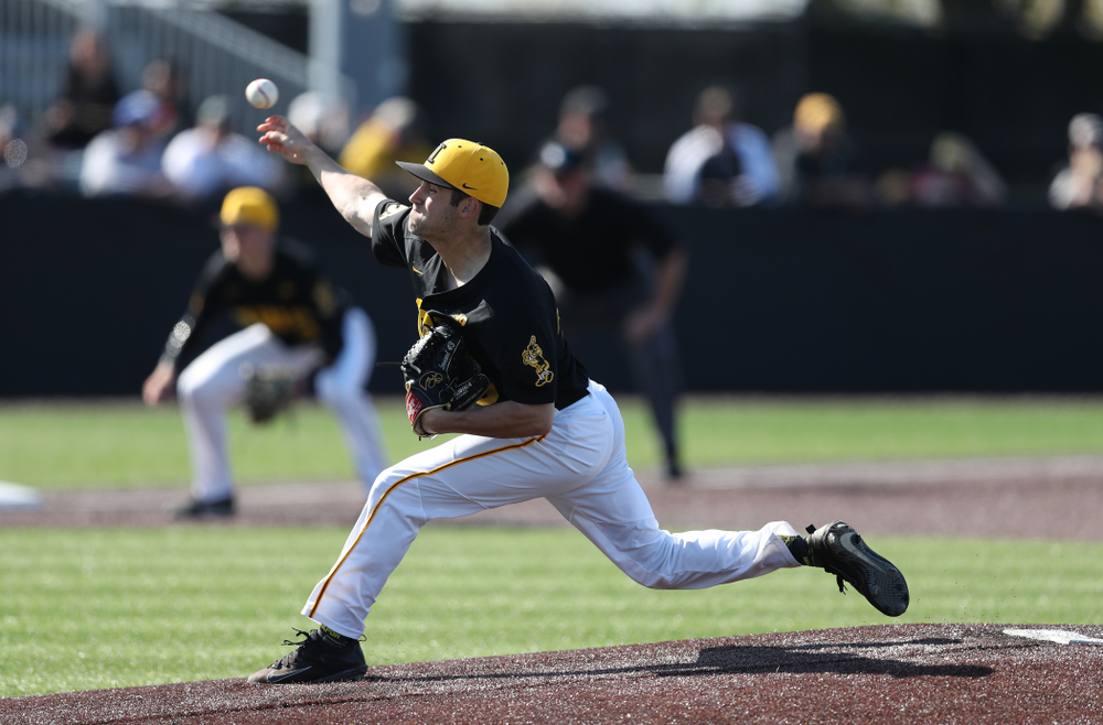 Iowa Hawkeyes Grant Leonard (43) delivers the ball to the plate during game two against UC Irvine Saturday, May 4, 2019 at Duane Banks Field. (Brian Ray/hawkeyesports.com)