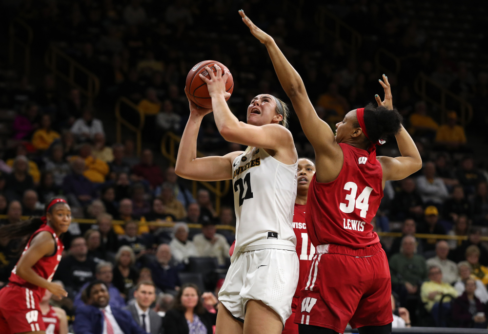 Iowa Hawkeyes forward Hannah Stewart (21) against the Wisconsin Badgers Monday, January 7, 2019 at Carver-Hawkeye Arena. (Brian Ray/hawkeyesports.com)