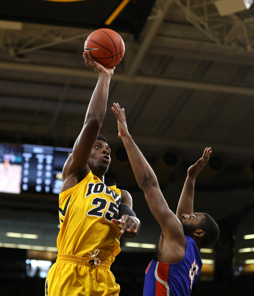 Iowa Hawkeyes forward Tyler Cook (25) against the Savannah State Tigers Saturday, December 22, 2018 at Carver-Hawkeye Arena. (Brian Ray/hawkeyesports.com)