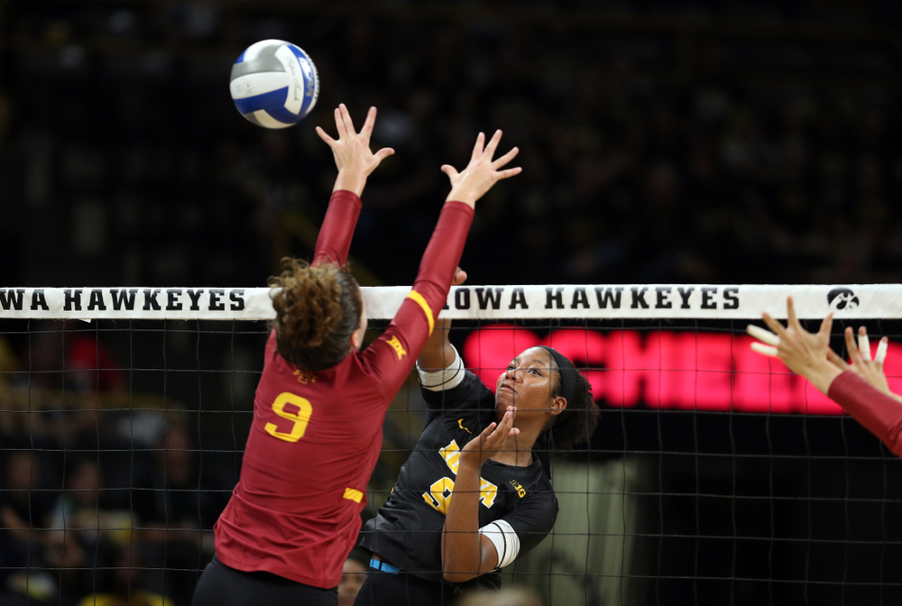 Iowa Hawkeyes middle blocker Amiya Jones (9) against the Iowa State Cyclones Saturday, September 21, 2019 at Carver-Hawkeye Arena. (Brian Ray/hawkeyesports.com)