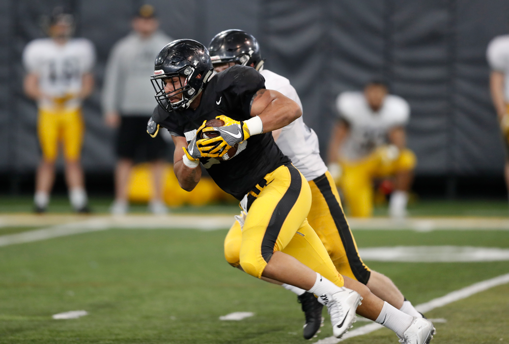 Iowa Hawkeyes running back Toren Young (28) during spring practice Thursday, March 29, 2018 at the Hansen Football Performance Center. (Brian Ray/hawkeyesports.com)