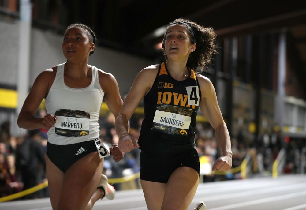 Iowa's Tia Saunders runs the 600 meter premier during the 2019 Larry Wieczorek Invitational Friday, January 18, 2019 at the Hawkeye Tennis and Recreation Center. (Brian Ray/hawkeyesports.com)