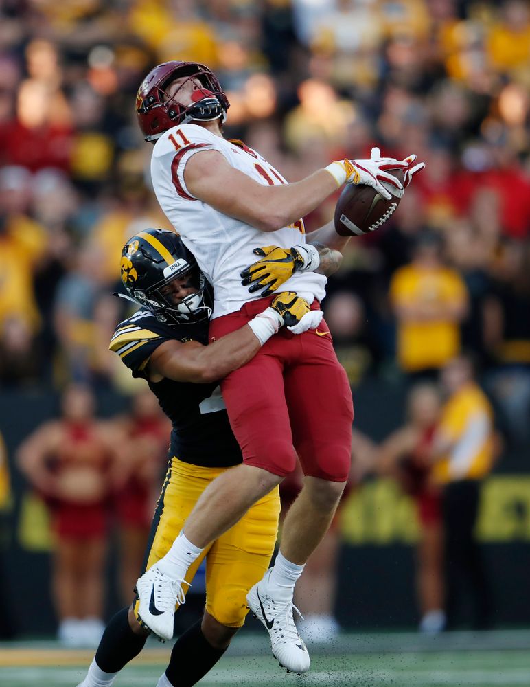 Iowa Hawkeyes defensive back Amani Hooker (27) against the Iowa State Cyclones Saturday, September 8, 2018 at Kinnick Stadium. (Brian Ray/hawkeyesports.com)