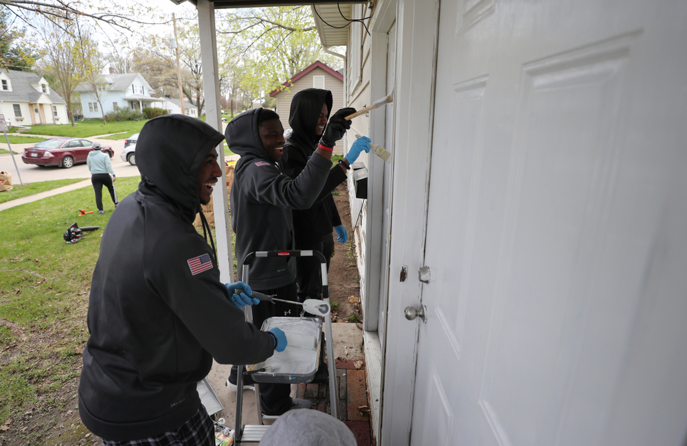 Members of the Hawkeye Football team volunteer at United Action for Youth during the annual Iowa Athletics Day of Caring Sunday, April 28, 2019 in Iowa City. (Brian Ray/hawkeyesports.com)