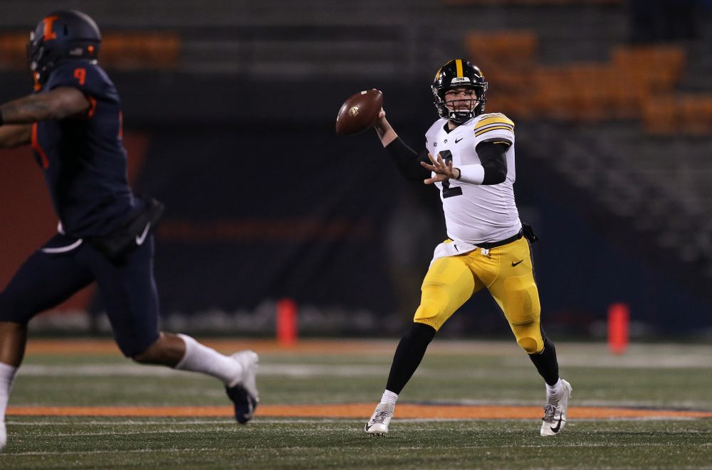 Iowa Hawkeyes quarterback Peyton Mansell (2) against the Illinois Fighting Illini Saturday, November 17, 2018 at Memorial Stadium in Champaign, Ill. (Brian Ray/hawkeyesports.com)
