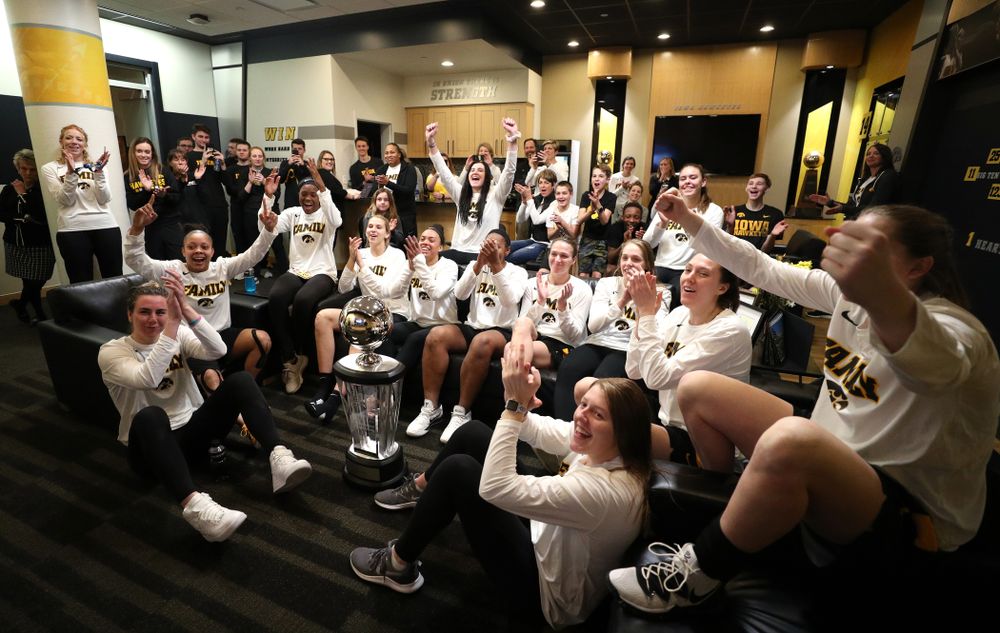 The Iowa Hawkeyes watch the NCAA Women's Basketball Tournament Selection Show in their locker room Monday, March 18, 2019 at Carver-Hawkeye Arena. (Brian Ray/hawkeyesports.com)