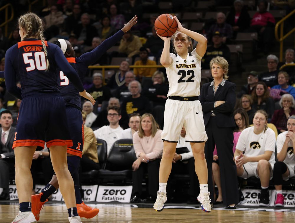 Iowa Hawkeyes guard Kathleen Doyle (22) against the Illinois Fighting Illini Thursday, February 14, 2019 at Carver-Hawkeye Arena. (Brian Ray/hawkeyesports.com)