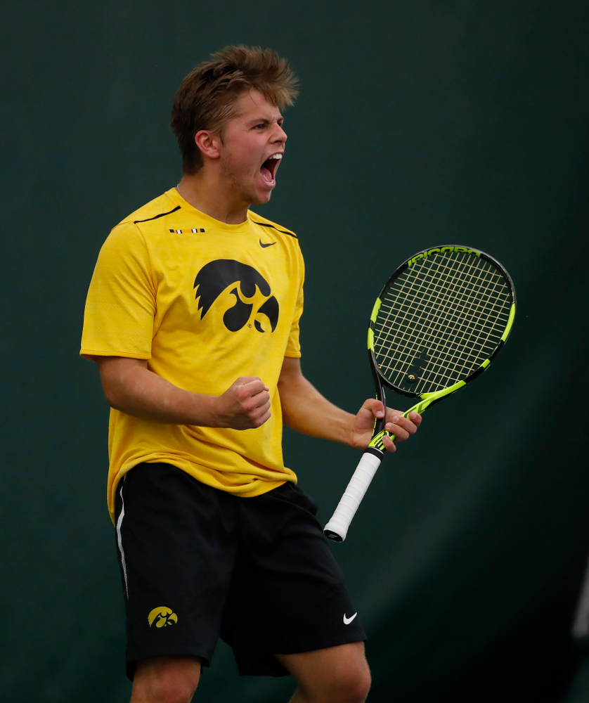 Will Davies against the Illinois Fighting Illini Saturday, March 31, 2018 at Hawkeye Tennis and Recreation Center. (Brian Ray/hawkeyesports.com)