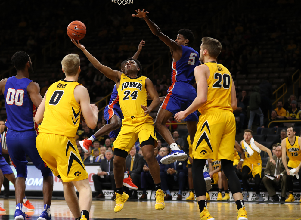 Iowa Hawkeyes guard Nicolas Hobbs (24) against the Savannah State Tigers Saturday, December 22, 2018 at Carver-Hawkeye Arena. (Brian Ray/hawkeyesports.com)