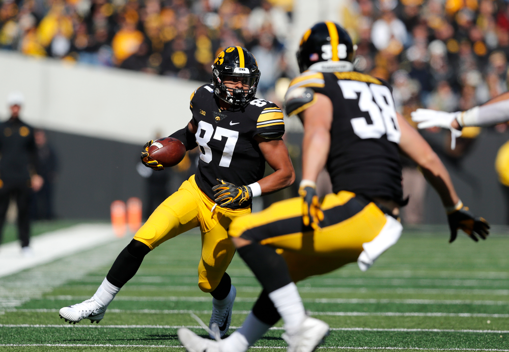Iowa Hawkeyes tight end Noah Fant (87) against the Maryland Terrapins Saturday, October 20, 2018 at Kinnick Stadium (Brian Ray/hawkeyesports.com)