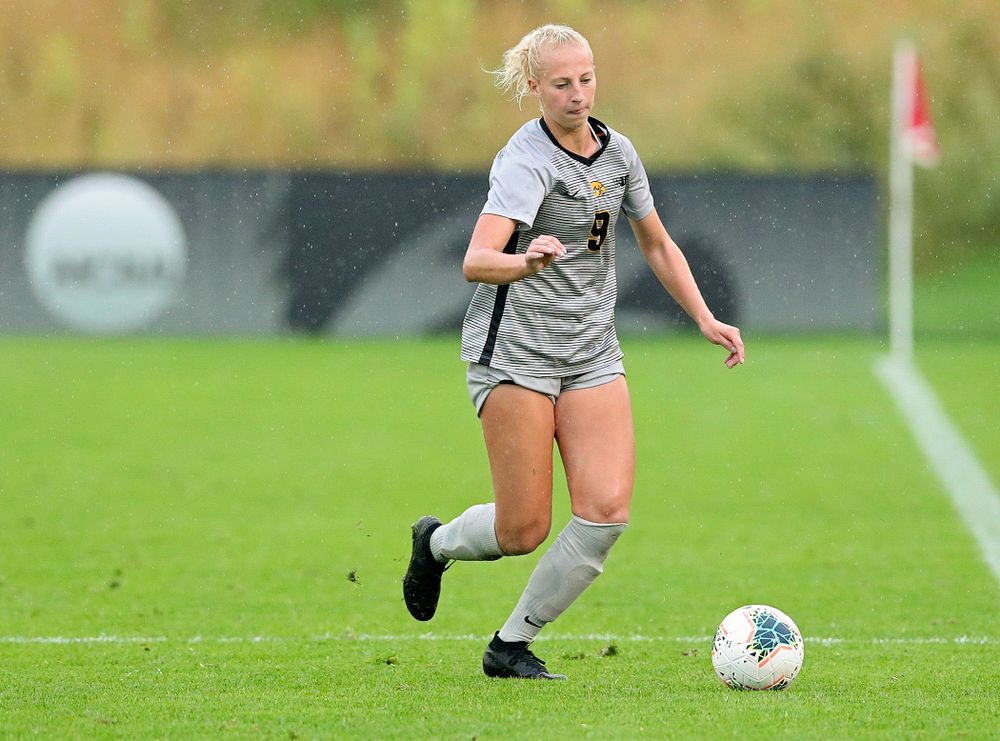 Iowa defender Samantha Cary (9) moves with the ball during the second half of their match at the Iowa Soccer Complex in Iowa City on Sunday, Sep 29, 2019. (Stephen Mally/hawkeyesports.com)
