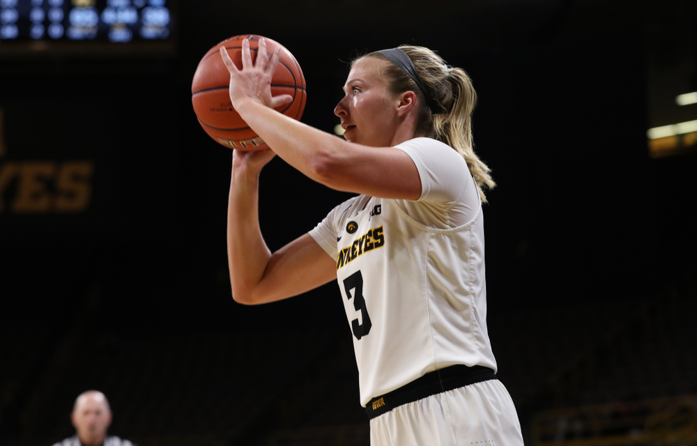 Iowa Hawkeyes guard Makenzie Meyer (3) against Dakota Wesleyan University Tuesday, November 6, 2018 at Carver-Hawkeye Arena. (Brian Ray/hawkeyesports.com)