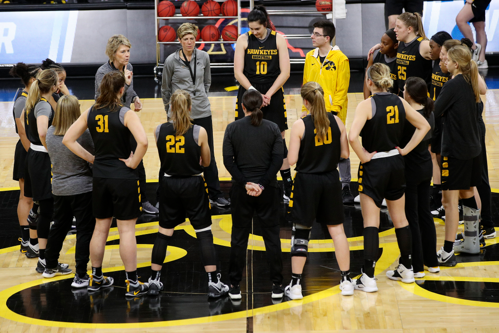 Iowa Hawkeyes head coach Lisa Bluder talks with her team at a practice during the 2019 NCAA Women's Basketball Tournament at Carver Hawkeye Arena in Iowa City on Saturday, Mar. 23, 2019. (Stephen Mally for hawkeyesports.com)